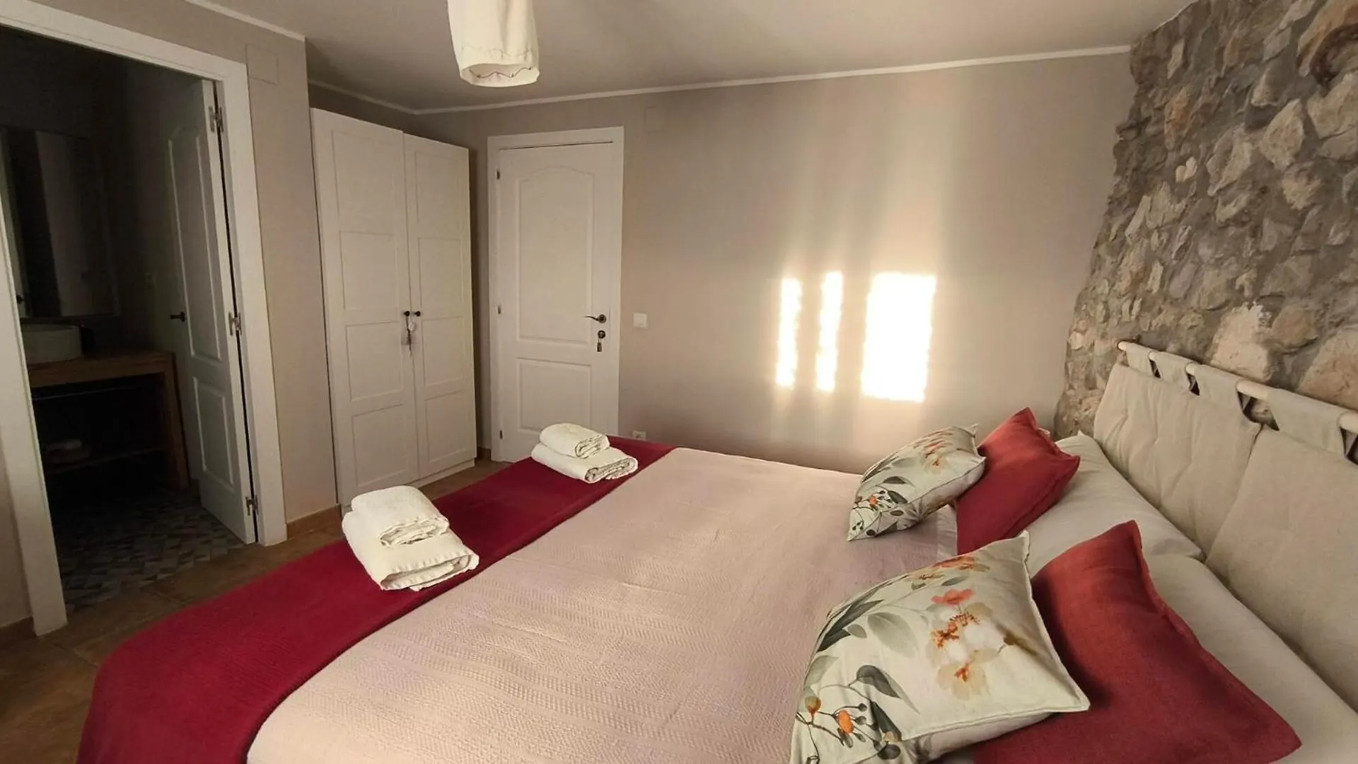 Casa rural Hostal Lo Cel De Tolo