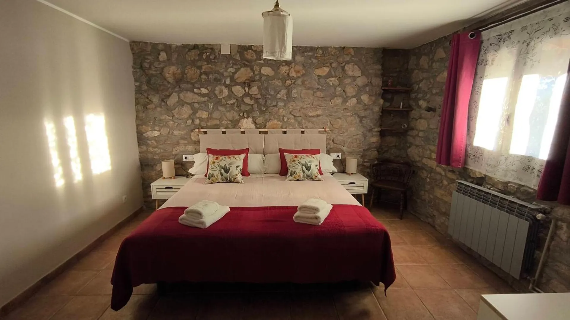 Lo Cel De Tolo Guest House